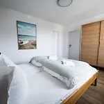 Wunderschoene Mit Feldblick Und Balkon, Mit Kostenlosem Wlan Und Strandfahrrad, Haustiere Erlaubt Апартаменты *