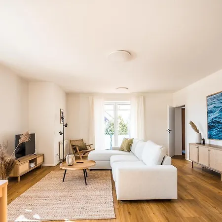 Wunderschoene Mit Feldblick Und Balkon, Mit Kostenlosem Wlan Und Strandfahrrad, Haustiere Erlaubt *