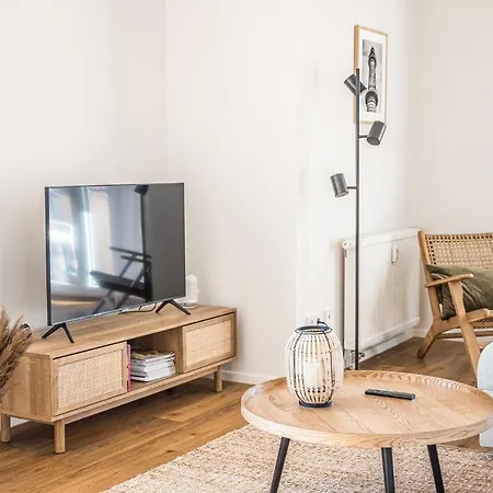 Wunderschoene Mit Feldblick Und Balkon, Mit Kostenlosem Wlan Und Strandfahrrad, Haustiere Erlaubt