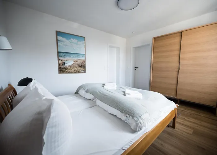 Wunderschoene Mit Feldblick Und Balkon, Mit Kostenlosem Wlan Und Strandfahrrad, Haustiere Erlaubt Lägenhet *