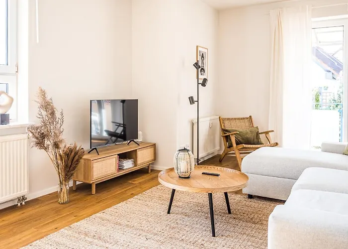 Wunderschoene Mit Feldblick Und Balkon, Mit Kostenlosem Wlan Und Strandfahrrad, Haustiere Erlaubt